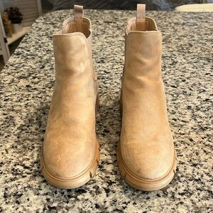 Women’s Chelsea Boots